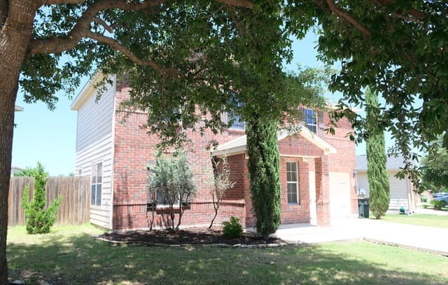 11725  Luckey Vis, San Antonio, TX 78252 — photo 4