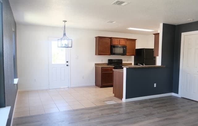 11725  Luckey Vis, San Antonio, TX 78252 — photo 7