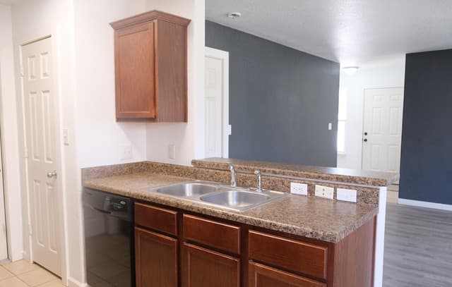11725  Luckey Vis, San Antonio, TX 78252 — photo 9