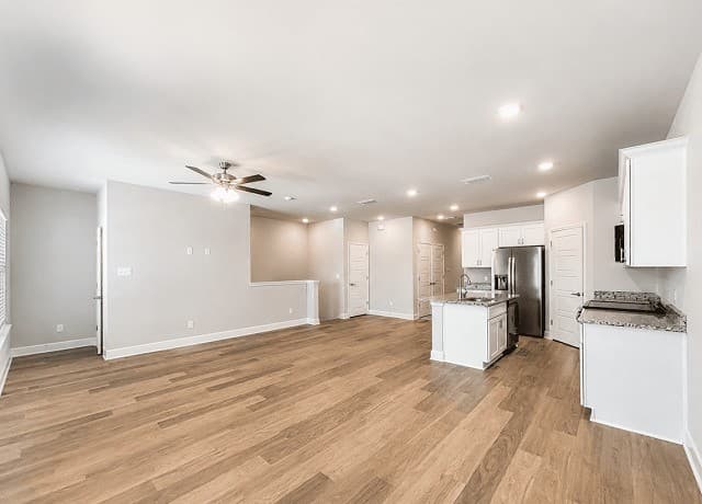 7142  Magnolia Crk Unit 201