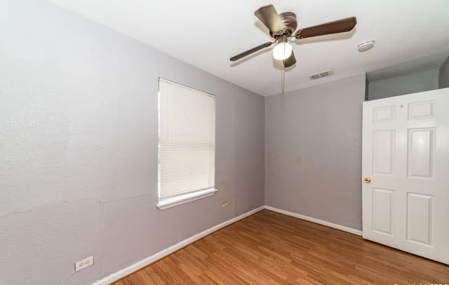 508  Bee St, San Antonio, TX 78208 — photo 17