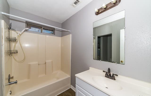 508  Bee St, San Antonio, TX 78208 — photo 22