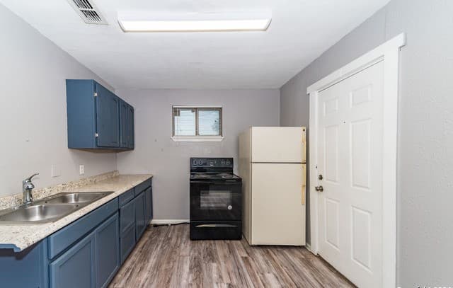 508  Bee St, San Antonio, TX 78208 — photo 5