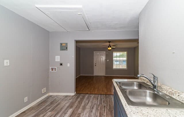 508  Bee St, San Antonio, TX 78208 — photo 8
