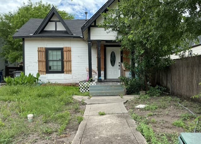 750  Fulton