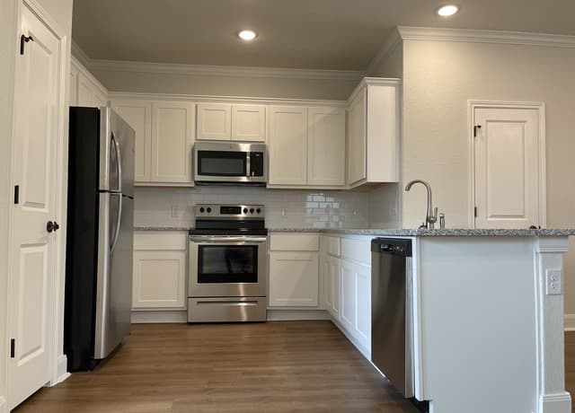 2206  Sandlewood Cove Unit 102, San Antonio, TX 78245 — photo 7
