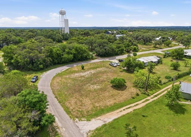 1429  Greenlawn Pkwy, Blanco, TX 78606