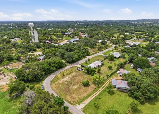 1429  Greenlawn Pkwy, Blanco, TX 78606 — photo 2