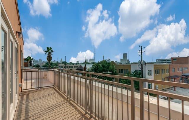 1401 S Flores St Unit 300, San Antonio, TX 78204 — photo 10