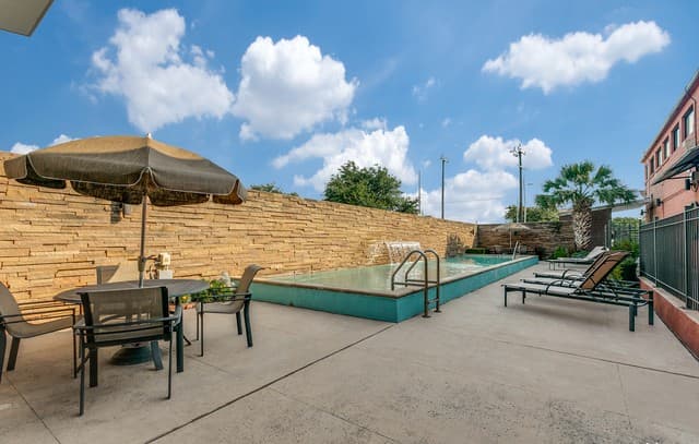 1401 S Flores St Unit 300, San Antonio, TX 78204 — photo 11