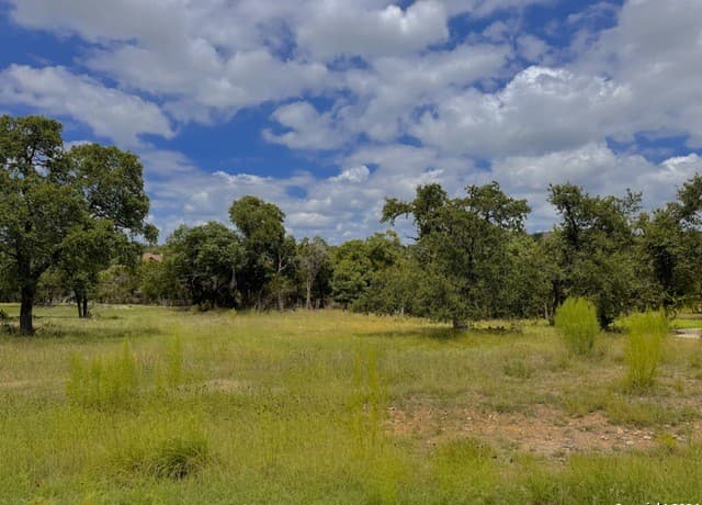 714  Caballo Trl, Canyon Lake, TX 78133
