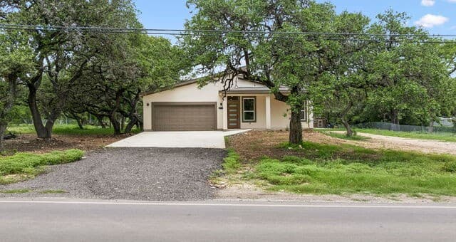 6471  Hollyhock Rd, San Antonio, TX 78240 — photo 2