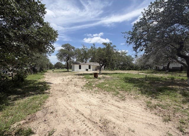 505  Nottingham Dr, Poteet, TX 78065 — photo 8