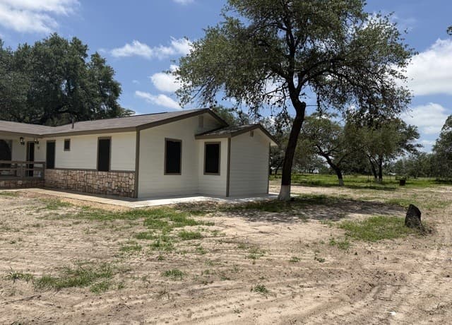505  Nottingham Dr, Poteet, TX 78065 — photo 9