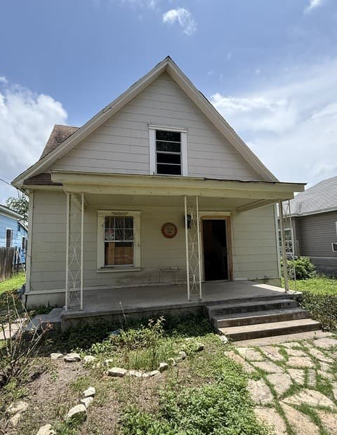210 Chicago Blvd