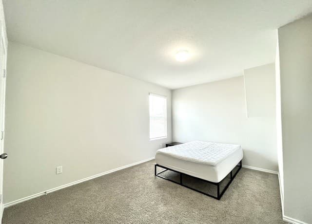 2526  Wentwood Run, San Antonio, TX 78245 — photo 17