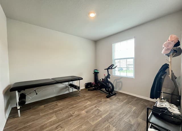 2526  Wentwood Run, San Antonio, TX 78245 — photo 6