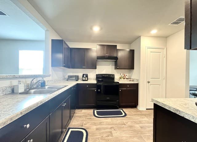 2526  Wentwood Run, San Antonio, TX 78245 — photo 8