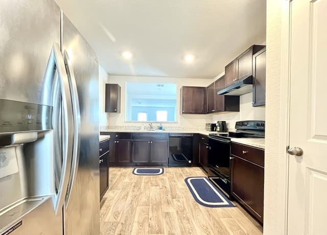 2526  Wentwood Run, San Antonio, TX 78245 — photo 9