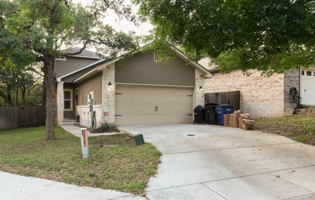 639 Bluffside