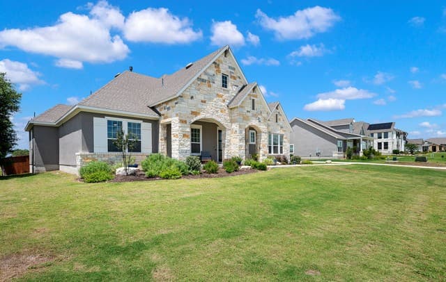 154  Violet Way, Castroville, TX 78009 — photo 2