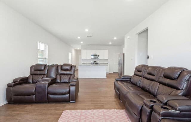 133  Legendary Trail, Floresville, TX 78114 — photo 12