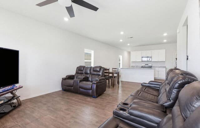 133  Legendary Trail, Floresville, TX 78114 — photo 13
