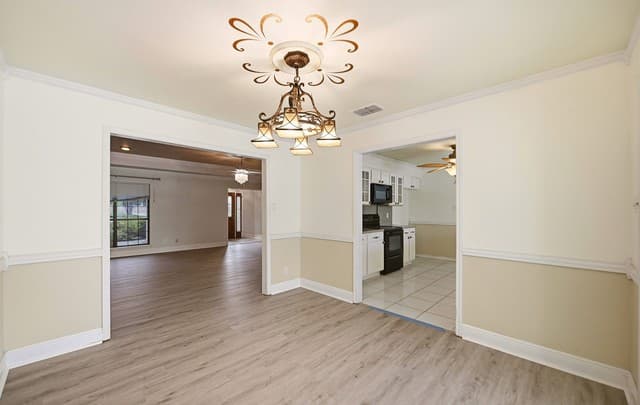 1320  Continental Dr, Pleasanton, TX 78064 — photo 10