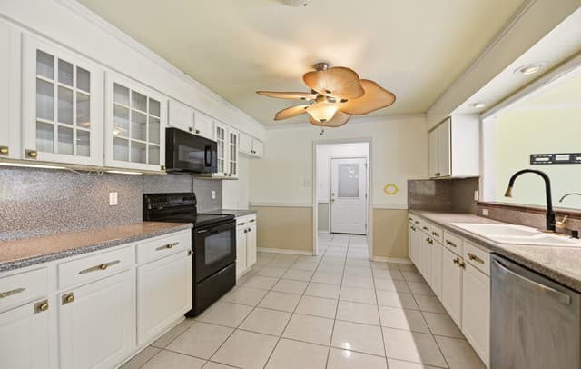 1320  Continental Dr, Pleasanton, TX 78064 — photo 15