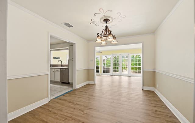 1320  Continental Dr, Pleasanton, TX 78064 — photo 2