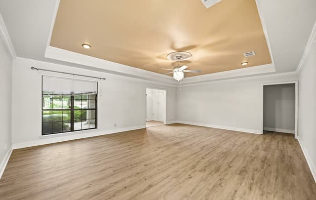 1320  Continental Dr, Pleasanton, TX 78064 — photo 9
