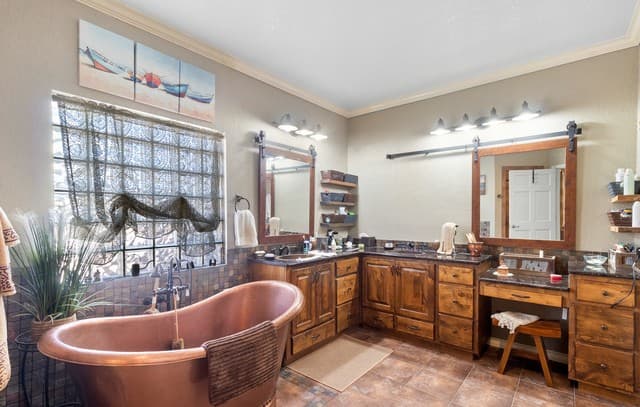 212  Antler Cir, Bandera, TX 78003 — photo 14