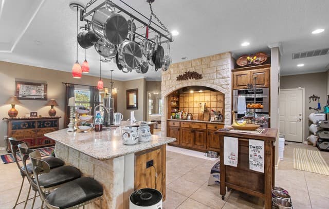 212  Antler Cir, Bandera, TX 78003 — photo 6