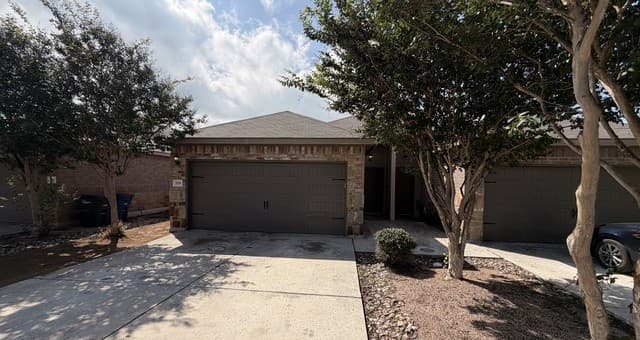 708 Saengerhalle Rd