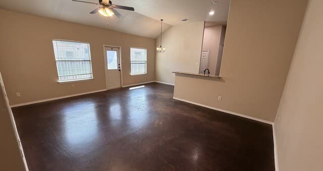 708  Saengerhalle Rd, New Braunfels, TX 78130 — photo 3