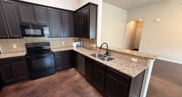 708  Saengerhalle Rd, New Braunfels, TX 78130 — photo 7
