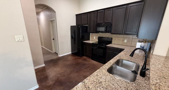 708  Saengerhalle Rd, New Braunfels, TX 78130 — photo 8