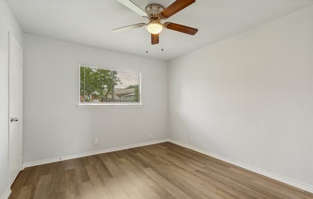 5535  Red Sky St, San Antonio, TX 78242 — photo 10