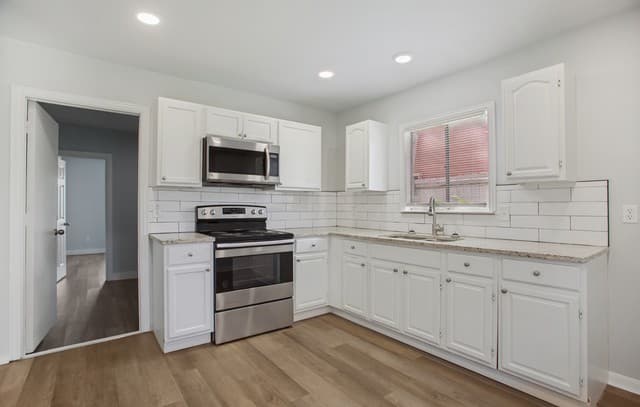 5535  Red Sky St, San Antonio, TX 78242 — photo 2