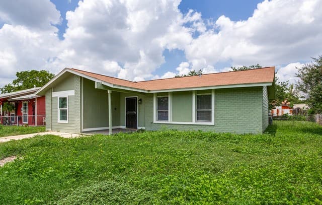 5535  Red Sky St, San Antonio, TX 78242 — photo 4