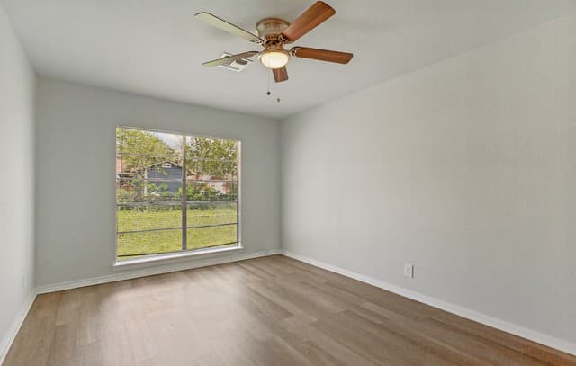 5535  Red Sky St, San Antonio, TX 78242 — photo 5
