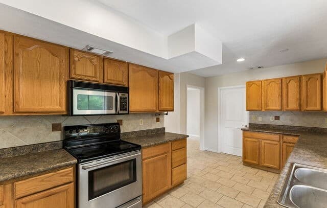720  Indigo St, San Antonio, TX 78216 — photo 25