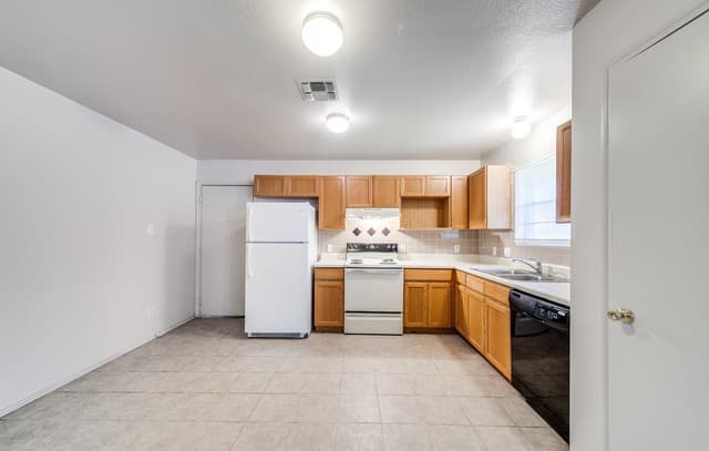 12216  Maverick Bluff St, San Antonio, TX 78247 — photo 10