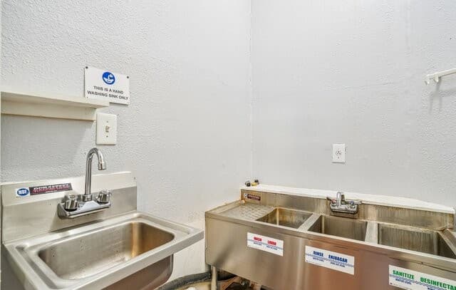 821 E Quincy St, San Antonio, TX 78215 — photo 14
