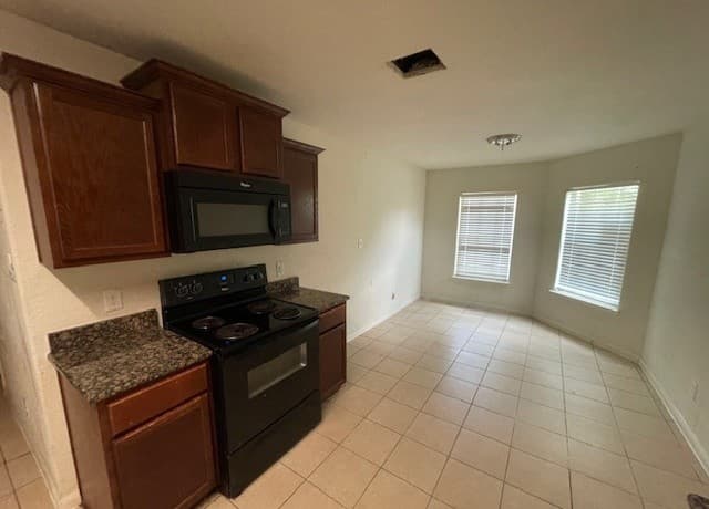 6859 Luckey Path, San Antonio, TX 78252 — photo 9
