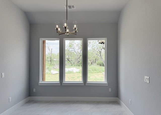 165 E Short Meadow Dr, Lytle, TX 78052 — photo 6