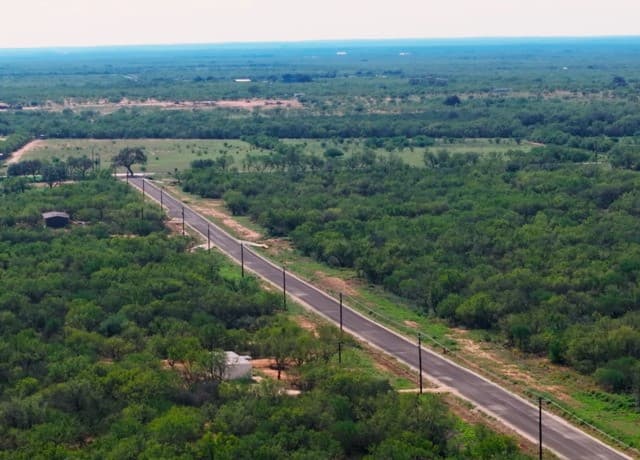 113  Cr 2644, Moore, TX 78057 — photo 11