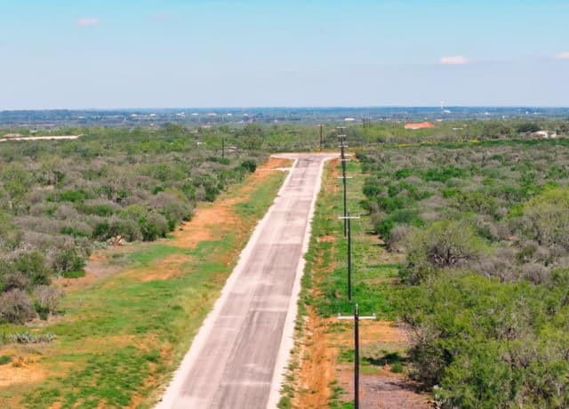 113  Cr 2644, Moore, TX 78057 — photo 21