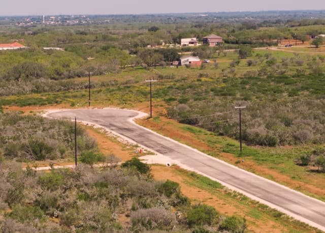 113  Cr 2644, Moore, TX 78057 — photo 7