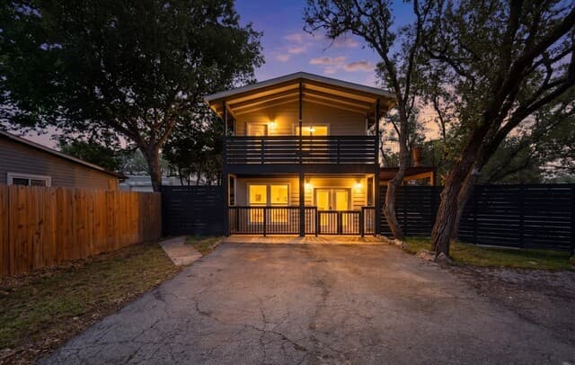 1070  Timberlane Dr